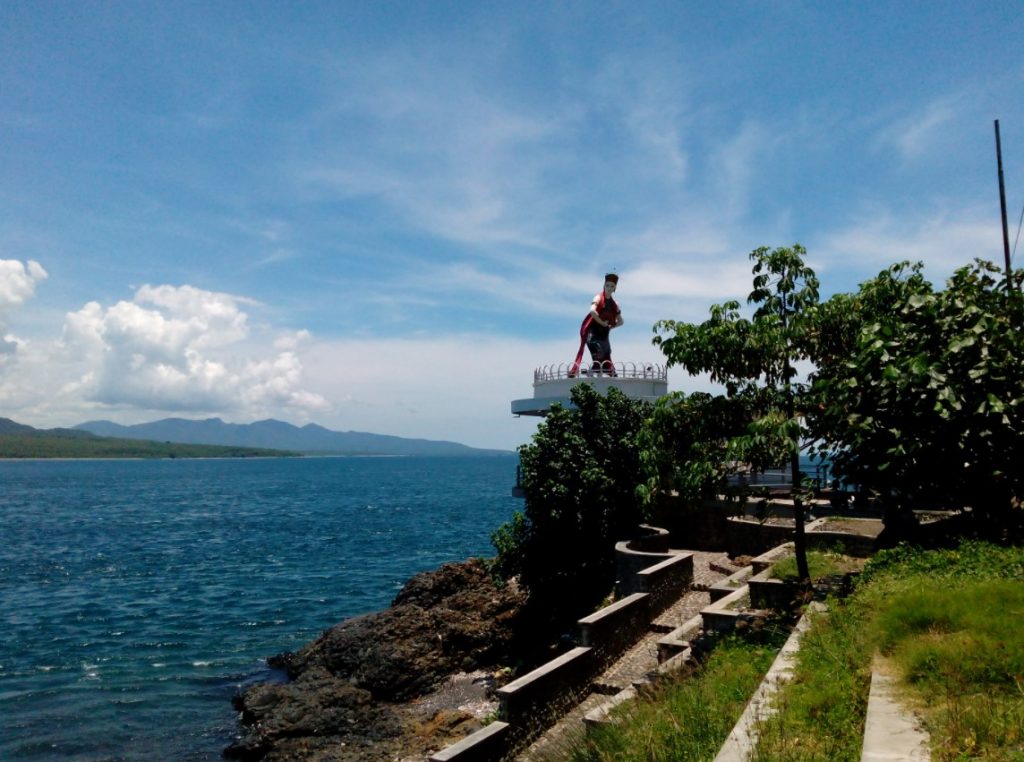 pesona pantai watu dodol